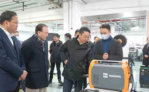 南昌市委常委、副市长王万征一行莅临上eat365正版集团总部考察